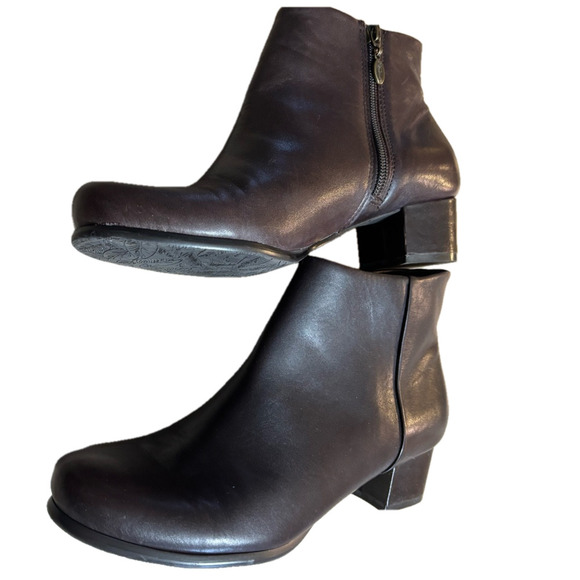 Trotters soft Leather women’s ankle boots, zippered, dark brown #M - Picture 1 of 7